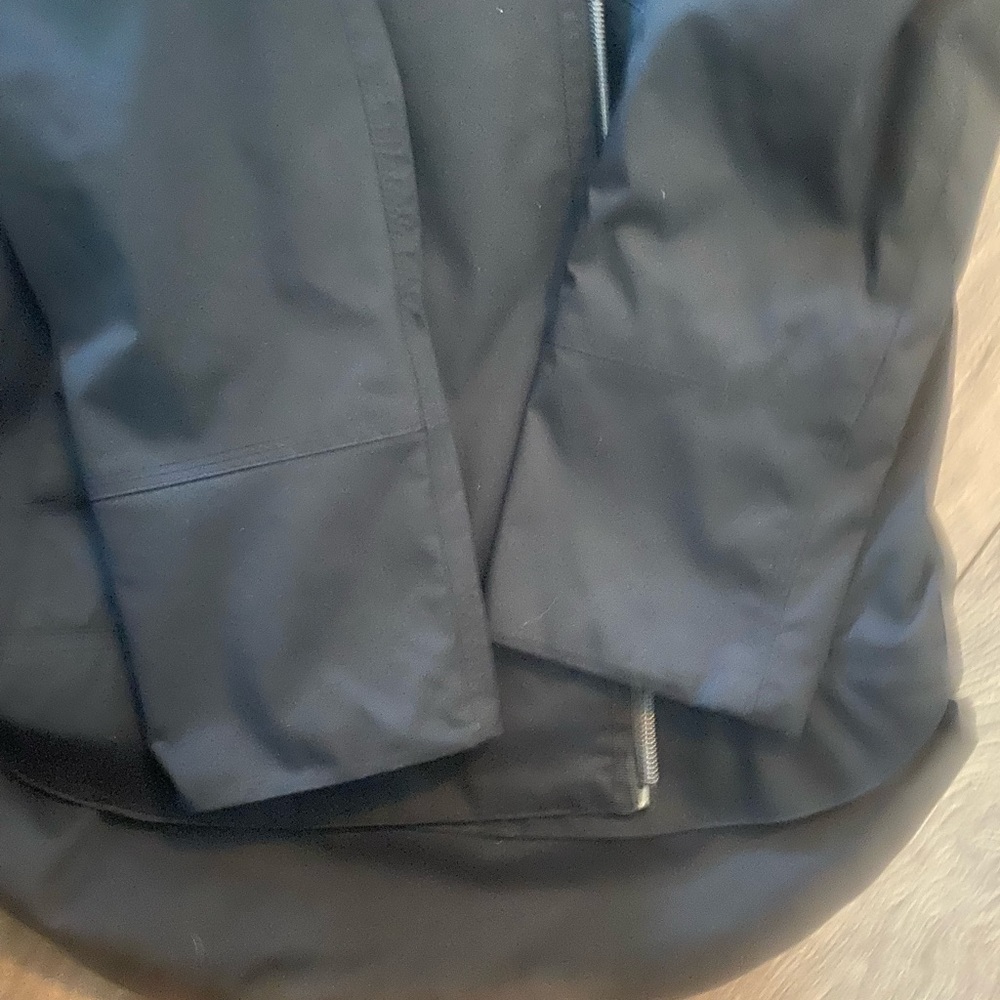 Lululemon fo drizzle/rain supreme jacket